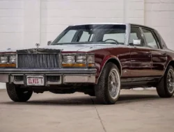 Cadillac Seville 1977 Milik Elvis Presley Dilelang di Bonhams Inggris