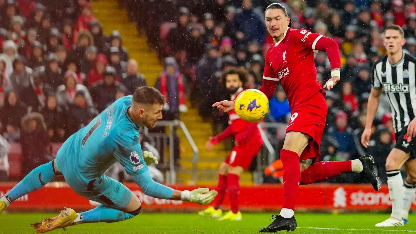 Liverpool vs Aston Villa 2024, Mohamed Salah dan Darwin Nunez membawa Liverpool menang 2-0 di Anfield