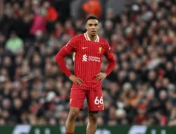 Arne Slot Bela Trent Alexander-Arnold Usai Liverpool Berbagi Angka di Anfield