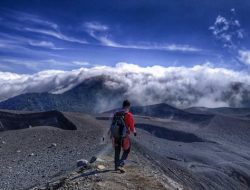 Badan Geologi Larang Pendakian Gunung Marapi Selama Libur Nataru 2024-2025