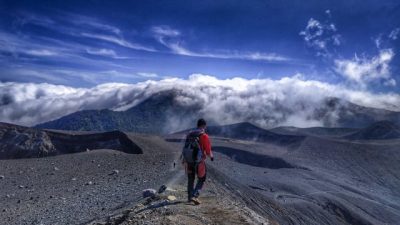 Badan Geologi Larang Pendakian Gunung Marapi Selama Libur Nataru 2024-2025