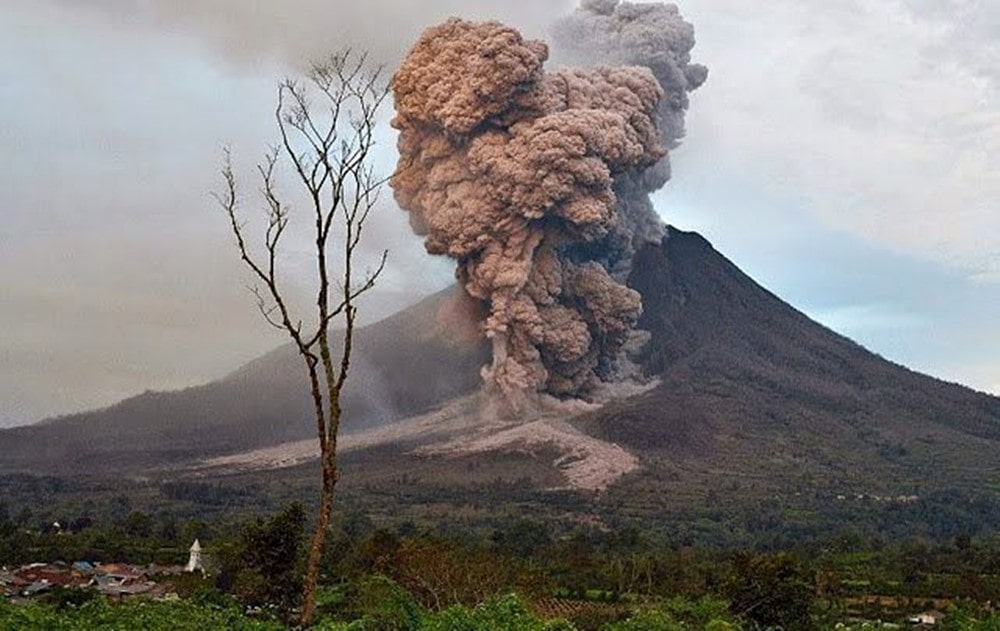 Gunung Dukono Kembali Erupsi, PVMBG Tetapkan Status Waspada