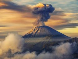 Gunung Semeru Alami 11 Kali Erupsi, Status Waspada