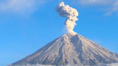 Letusan Gunung Semeru Berlanjut, Lontarkan Abu Vulkanik hingga 1 Kilometer