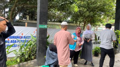 PLN UP3 Majalaya Tebar Energi Kebaikan Lewat Program Jumat Berbagi untuk Rakyat