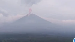 unung Semeru Erupsi Enam Kali, Letusan Tertinggi Capai 1 Kilometer
