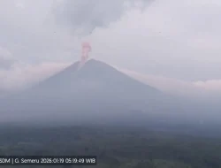 unung Semeru Erupsi Enam Kali, Letusan Tertinggi Capai 1 Kilometer